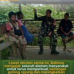 Ngobrol Santai di Pondok Pinang, Babinsa Serui dan Warga Kampung Mambo Bahas Keamanan Wilayah